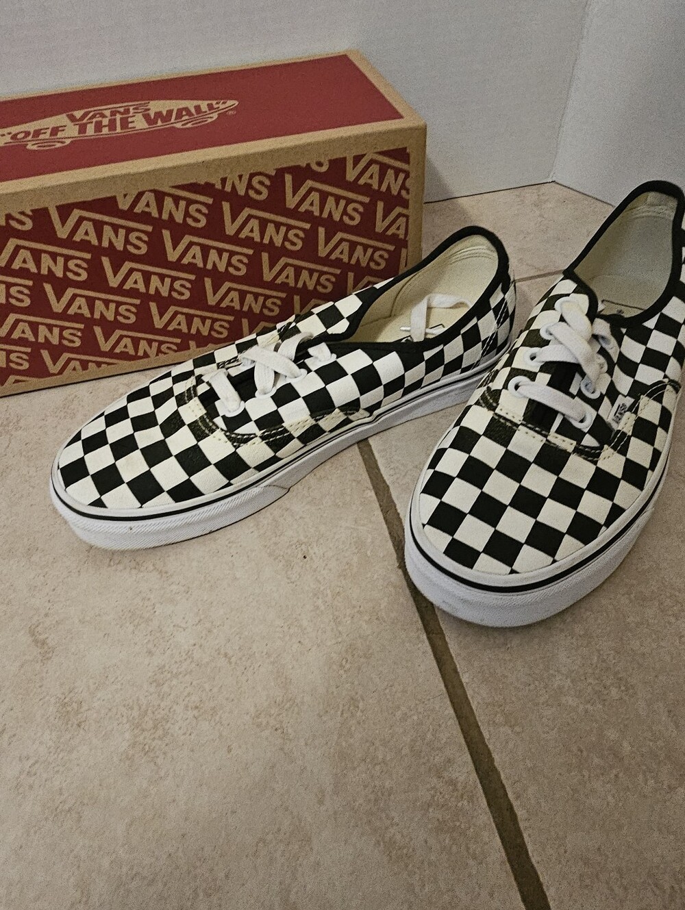 Vans Checkerboard Low Top Sneakers - Black & White